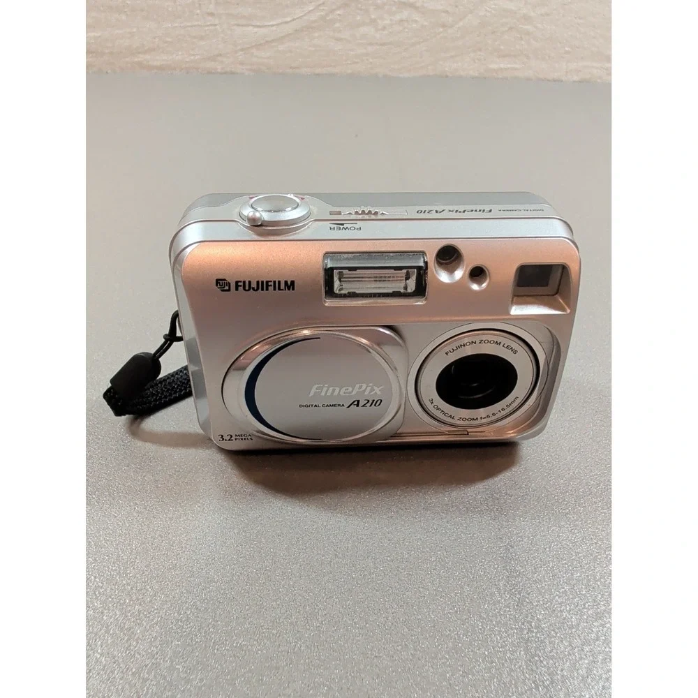 Fujifilm FinePix A210 Digital Camera Silver 3.2MP 3x Optical Zoom Vintage Y2K